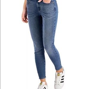Kendall & Kylie The Ultra Babe Skinny Jeans